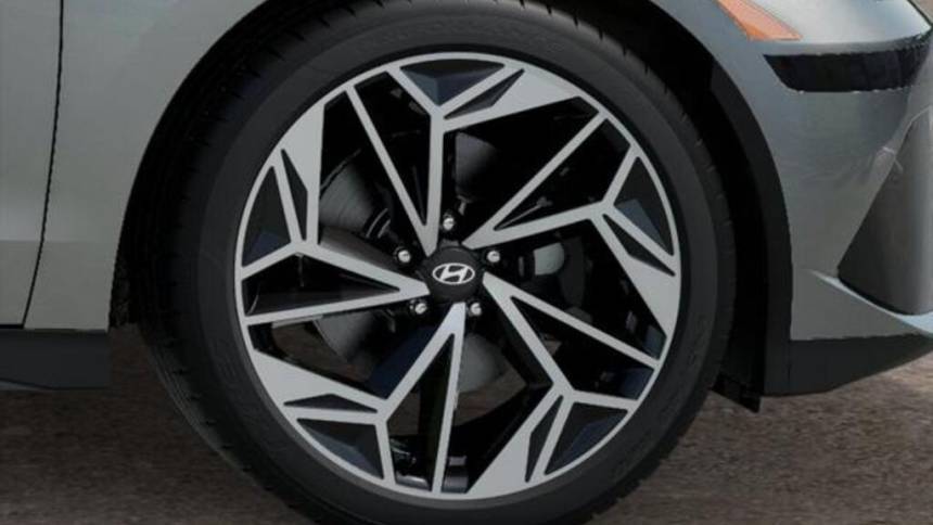 2025 Hyundai IONIQ 6 KMHM34AA3SA099235