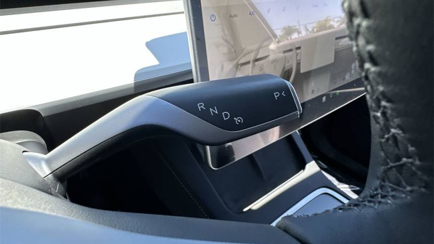 2024 Tesla Model Y 7SAYGDEE0RA234986
