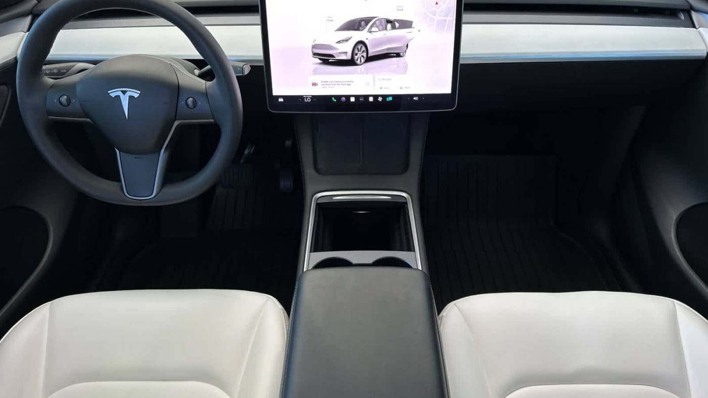 2023 Tesla Model Y 7SAYGDEE3PF827208
