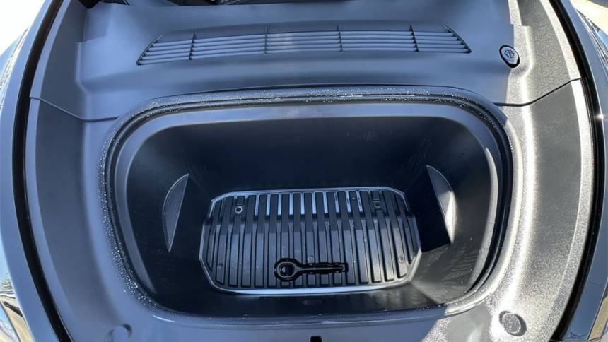 2024 Tesla Model Y 7SAYGDEE0RA234986