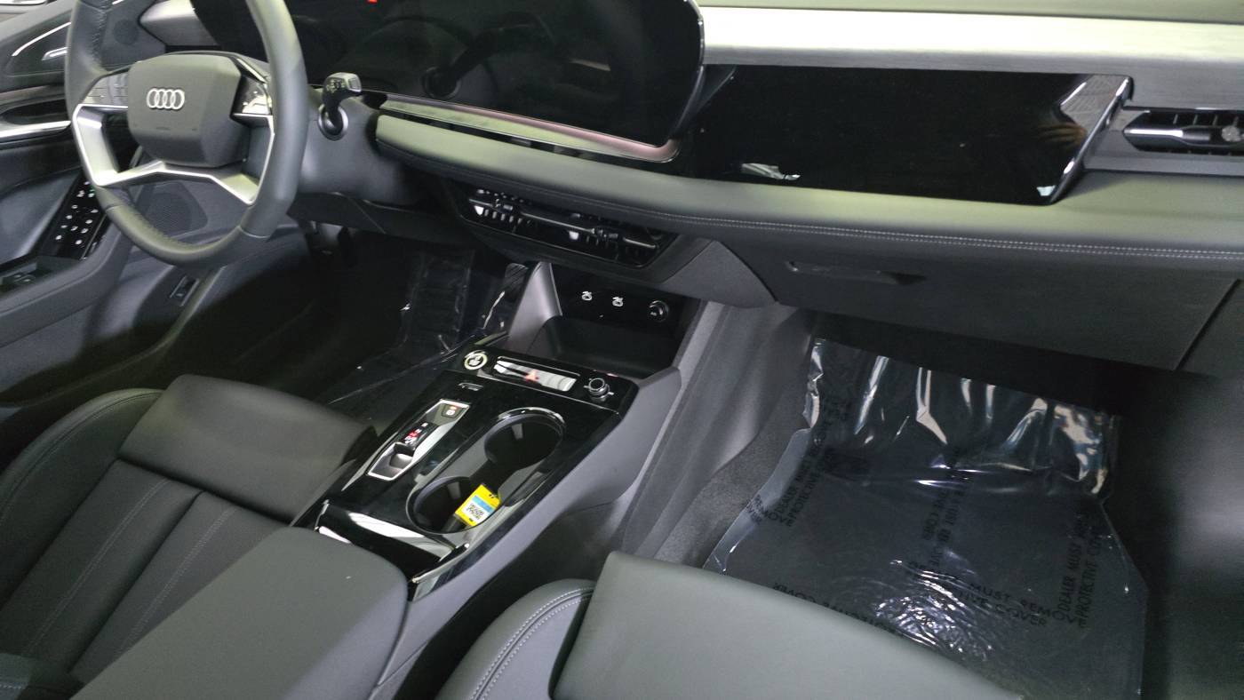 2025 Audi Q6 e-tron WA124BGFXSA040015