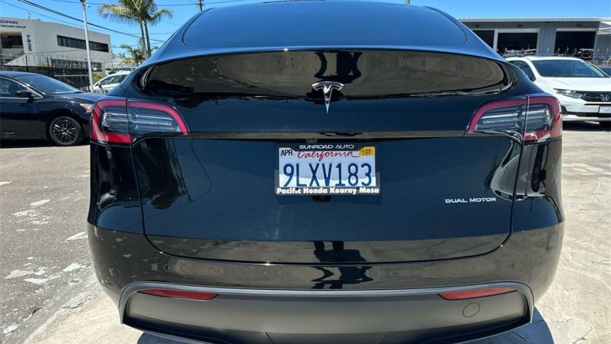2024 Tesla Model Y 7SAYGDEE0RA234986