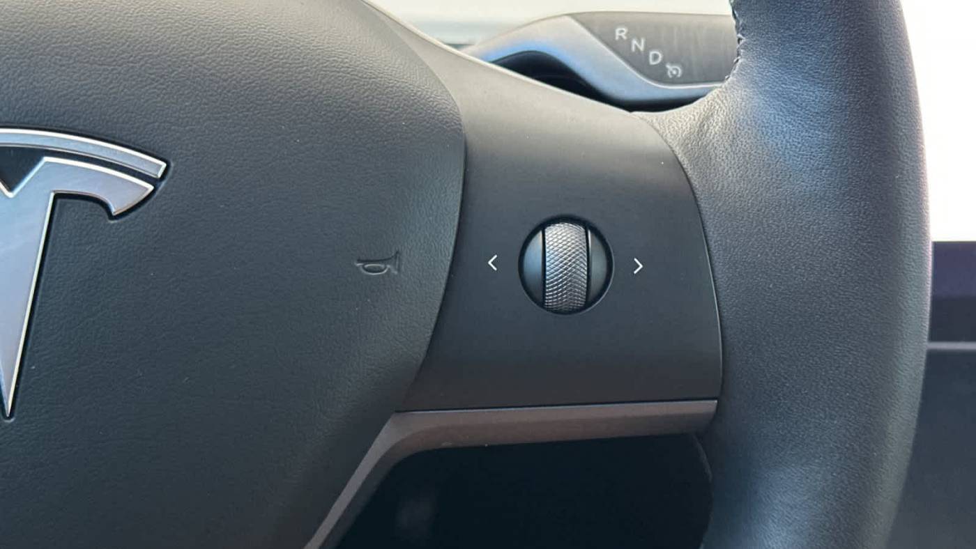 2023 Tesla Model Y 7SAYGDEE3PF827208