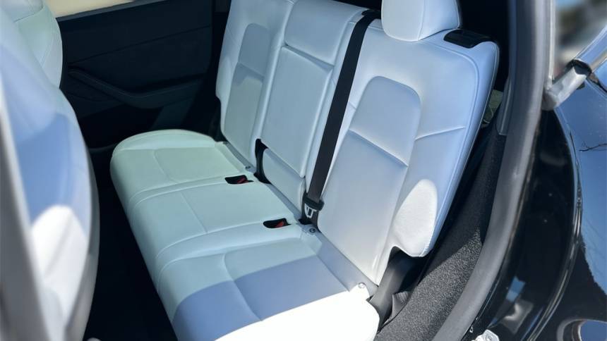 2024 Tesla Model Y 7SAYGDEE0RA234986