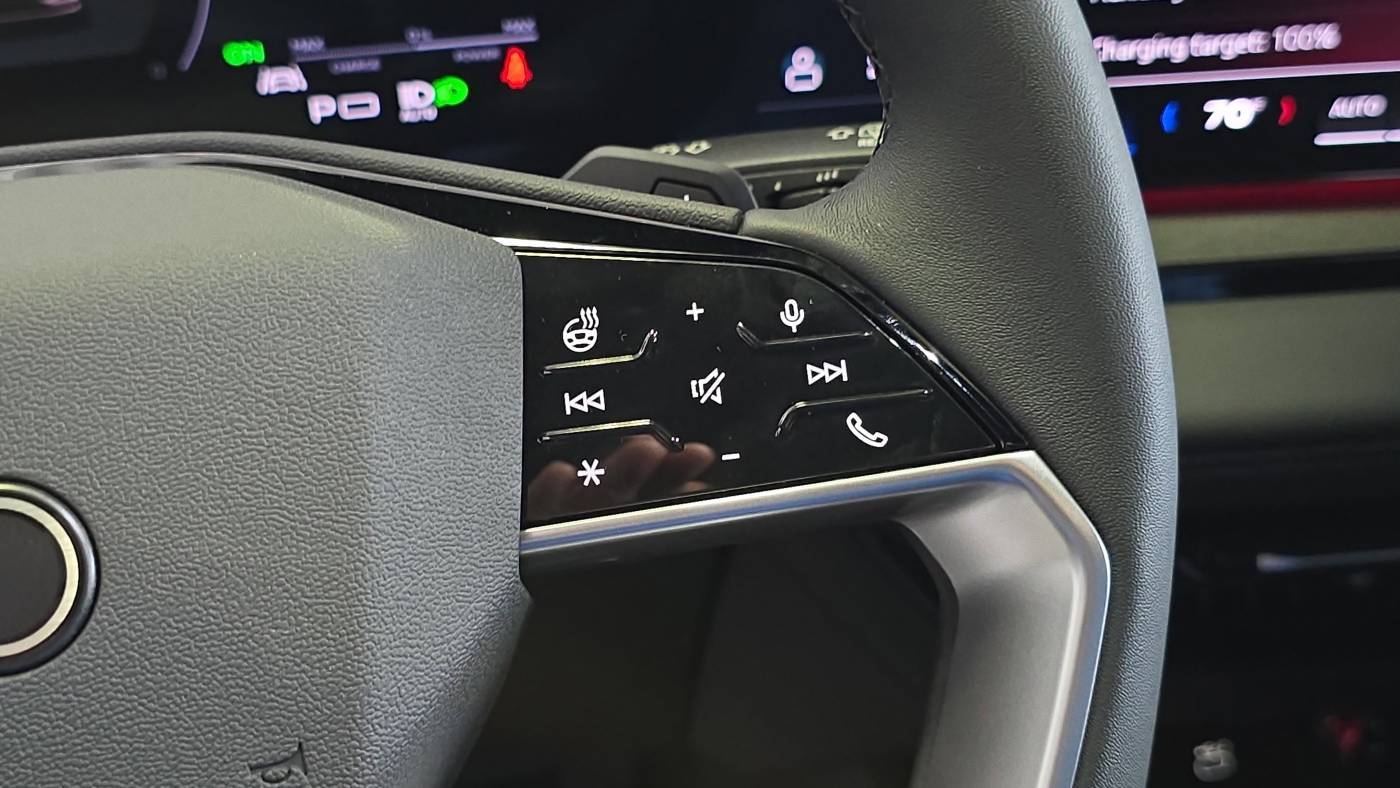 2025 Audi Q6 e-tron WA124BGFXSA040015