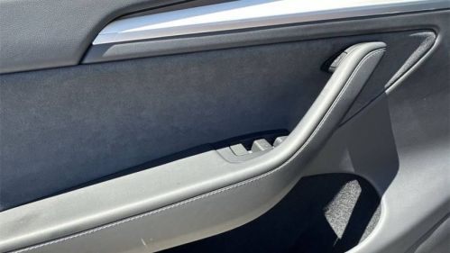 2024 Tesla Model Y 7SAYGDEE0RA234986
