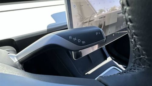2024 Tesla Model Y 7SAYGDEE0RA234986