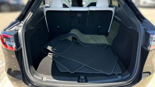 2024 Tesla Model Y 7SAYGDEE0RA234986