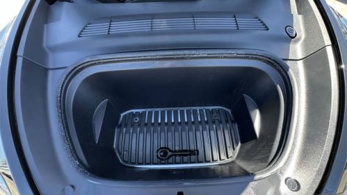 2024 Tesla Model Y 7SAYGDEE0RA234986
