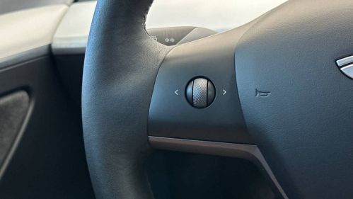 2023 Tesla Model Y 7SAYGDEE3PF827208