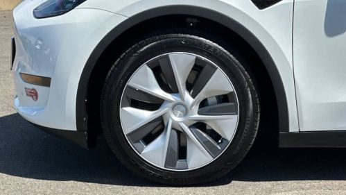 2023 Tesla Model Y 7SAYGDEE3PF827208