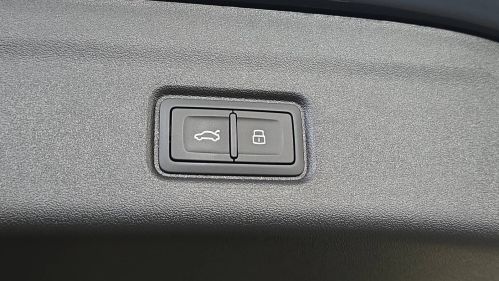 2025 Audi Q6 e-tron WA124BGFXSA040015