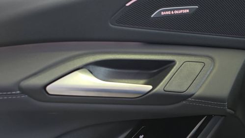 2025 Audi Q6 e-tron WA124BGFXSA040015