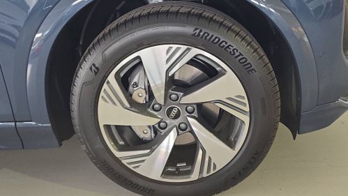 2025 Audi Q6 e-tron WA124BGFXSA040015