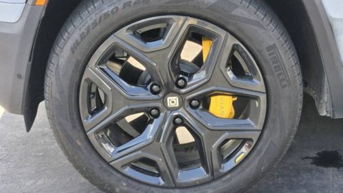 2022 Rivian R1T - Images - 3