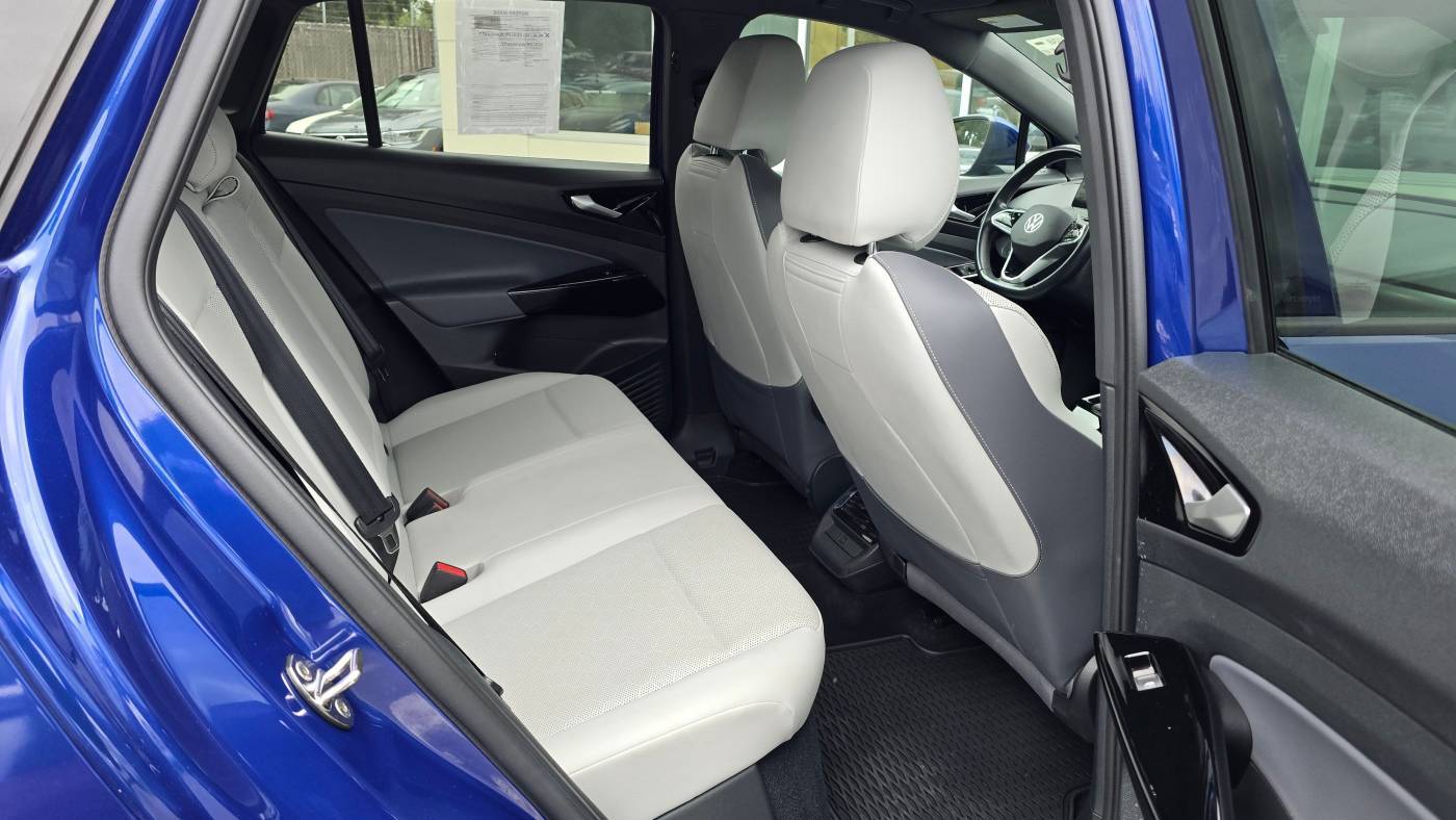 2021 Volkswagen ID.4 WVGTMPE27MP045661