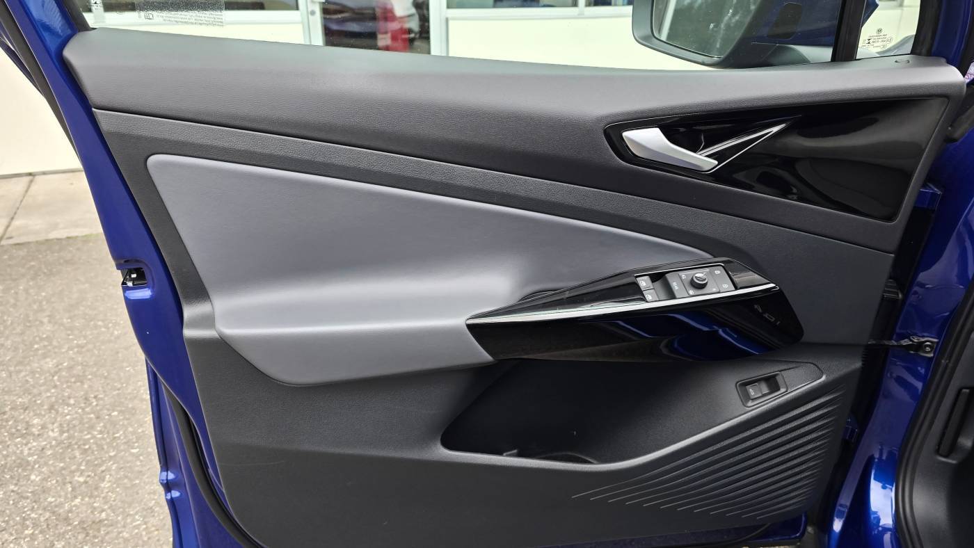 2021 Volkswagen ID.4 WVGTMPE27MP045661
