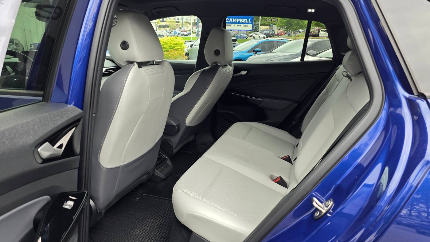 2021 Volkswagen ID.4 WVGTMPE27MP045661