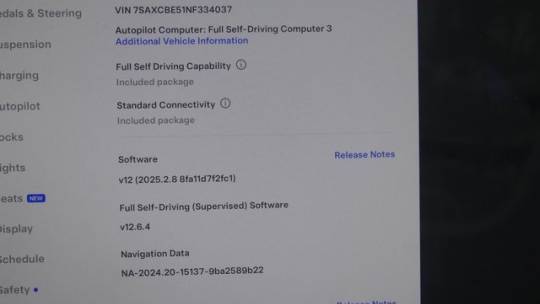 2022 Tesla Model X 7SAXCBE51NF334037
