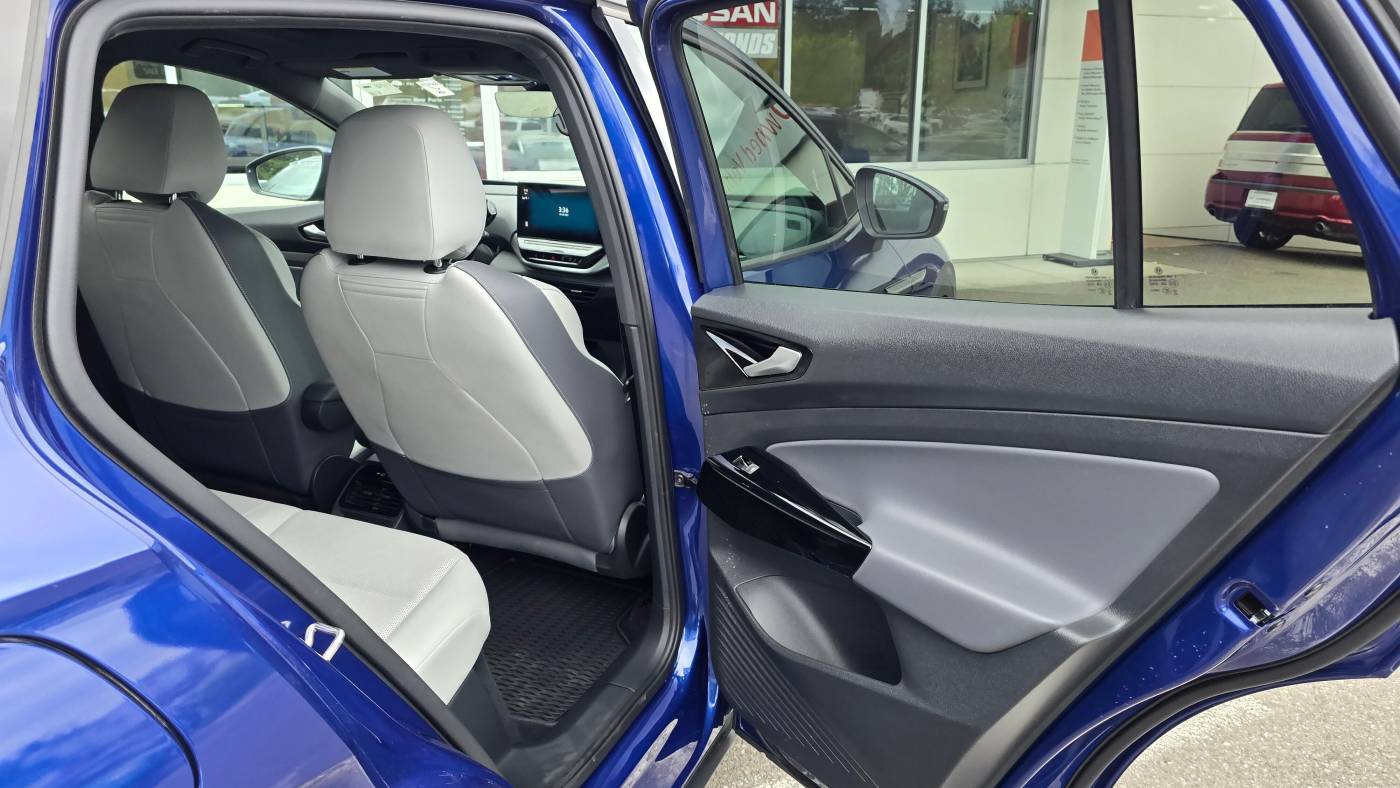 2021 Volkswagen ID.4 WVGTMPE27MP045661