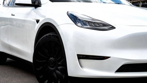 2023 Tesla Model Y 7SAYGDEE3PA094218
