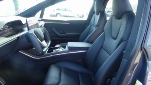 2022 Tesla Model X 7SAXCBE51NF334037