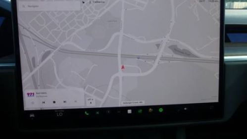 2022 Tesla Model X 7SAXCBE51NF334037