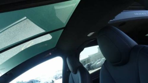 2022 Tesla Model X 7SAXCBE51NF334037