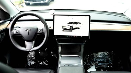 2023 Tesla Model Y 7SAYGDEE3PA094218