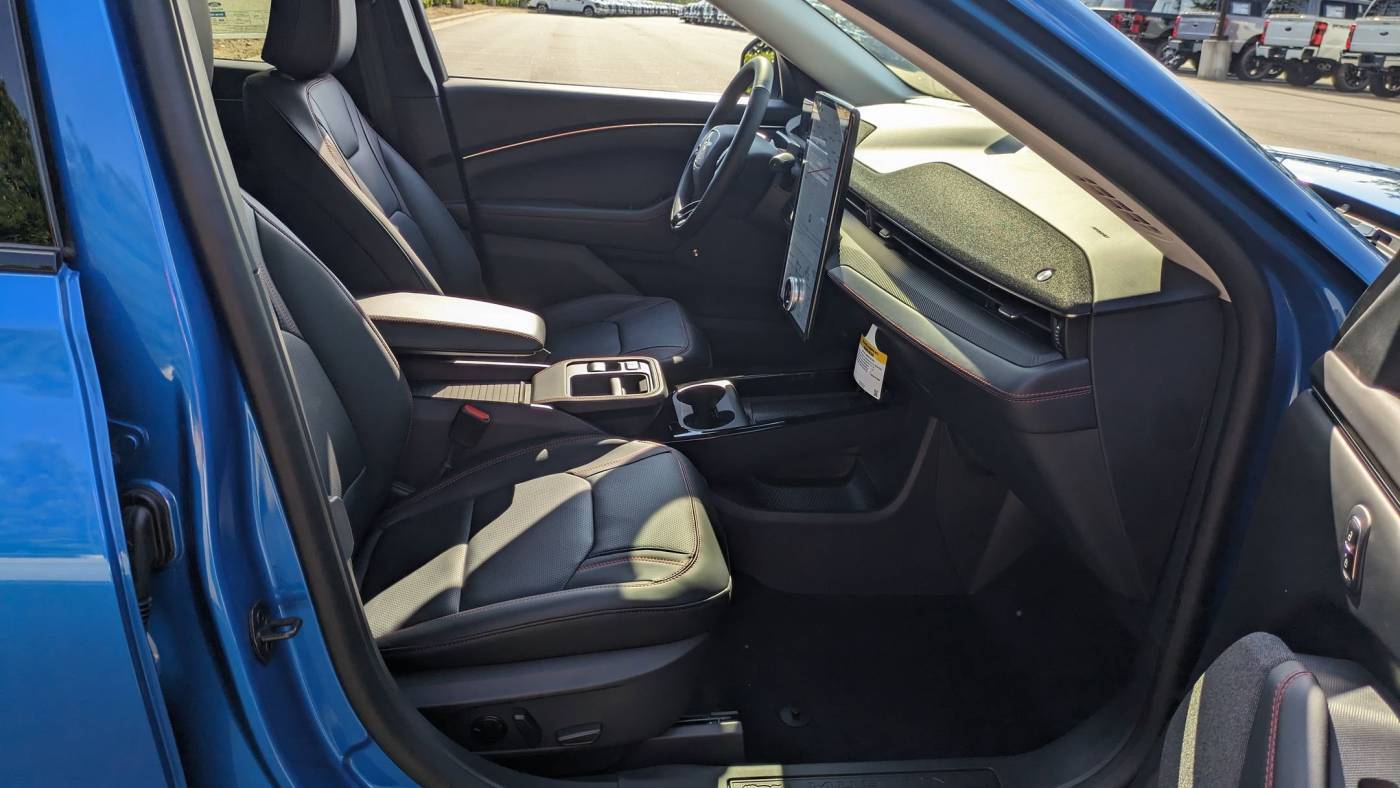 2025 Ford Mustang Mach E 3FMTK3SU6SMA02307