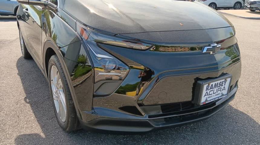 2023 Chevrolet Bolt - Images - 9