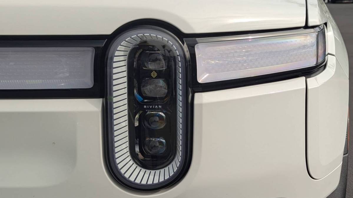 2023 Rivian R1T - Images - 9