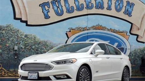 2017 Ford Fusion Energi - Images - 1