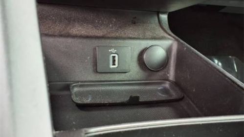 2017 Ford Fusion Energi - Images - 9