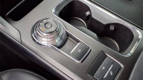 2017 Ford Fusion Energi - Images - 10