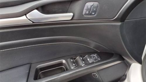 2017 Ford Fusion Energi - Images - 19
