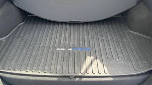 2017 Toyota Prius Prime - Images - 6