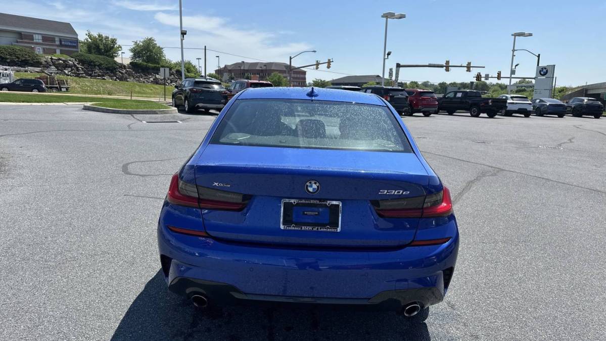 2021 BMW 3 Series - Images - 4