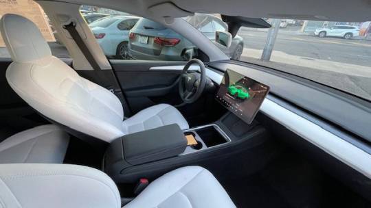 2023 Tesla Model Y 7SAYGDEF0PF582716