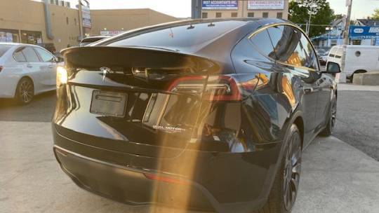 2023 Tesla Model Y 7SAYGDEF0PF582716