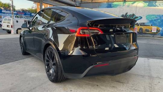 2023 Tesla Model Y 7SAYGDEF0PF582716