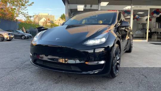 2023 Tesla Model Y 7SAYGDEF0PF582716