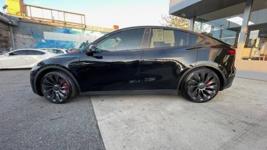 2023 Tesla Model Y 7SAYGDEF0PF582716