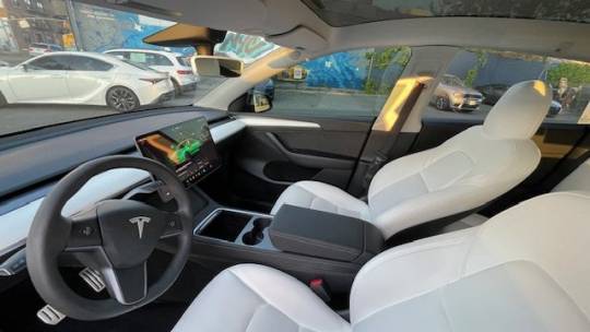 2023 Tesla Model Y 7SAYGDEF0PF582716