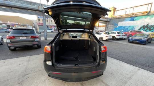 2023 Tesla Model Y 7SAYGDEF0PF582716