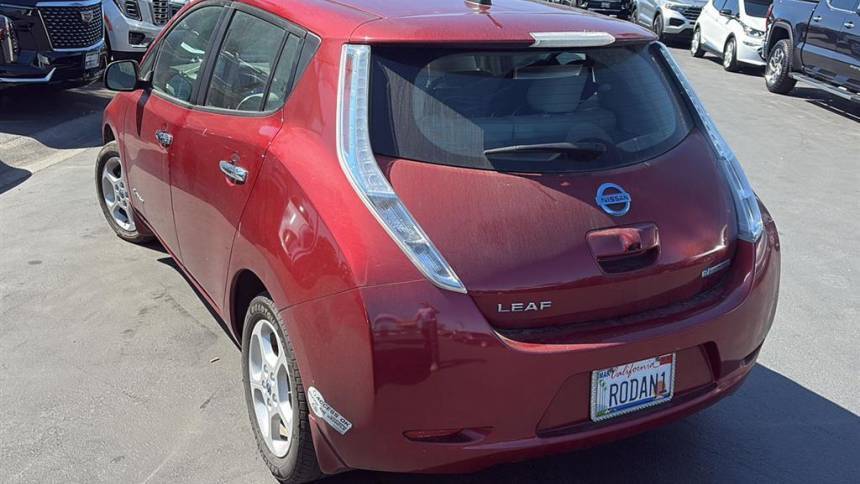 2014 Nissan LEAF - Images - 4