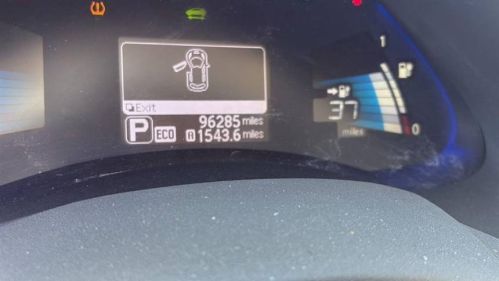2014 Nissan LEAF - Images - 5