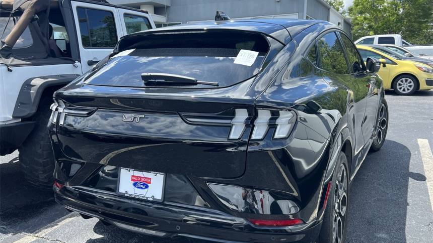 2022 Ford Mustang Mach E - Images - 3