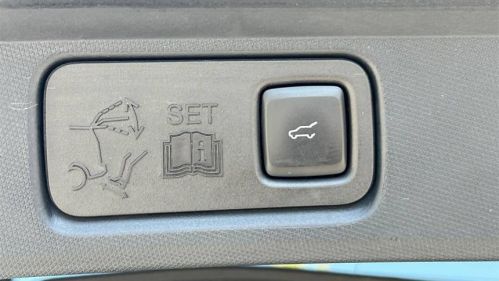2021 Ford Mustang Mach E - Images - 25
