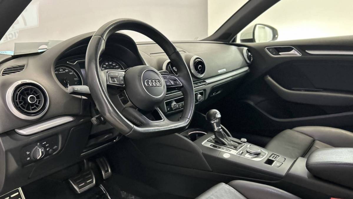 2017 Audi A3 Sportback e-tron - Images - 6